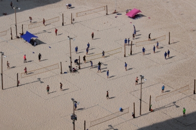 Beachvolleyballer am Strand von Tel Aviv (Alexander Mirschel)  Copyright 
Información sobre la licencia en 'Verificación de las fuentes de la imagen'